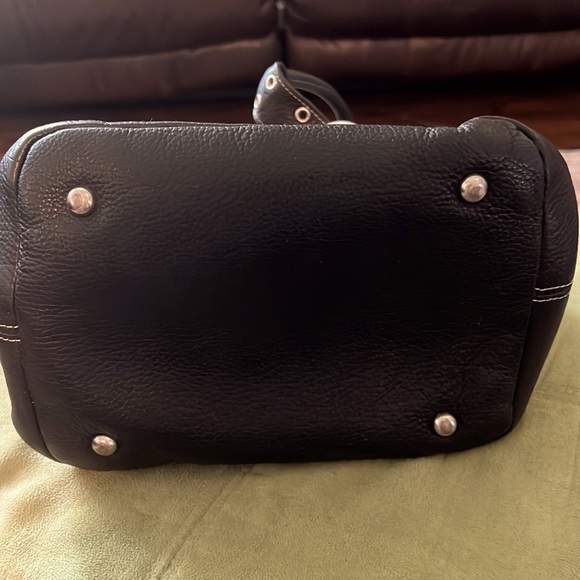 Tignanello Black Pebbled Leather Satchel/shoulder bag in good used condition. - Picture 3 of 10